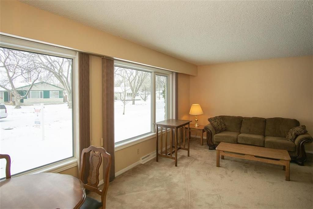 Photo 7: Photos: 866 Borebank Street in Winnipeg: River Heights South Residential for sale (1D)  : MLS®# 202128568