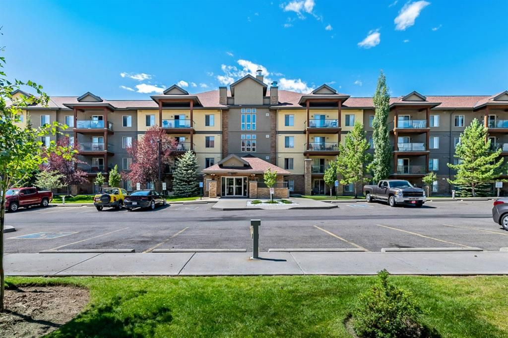 Main Photo: 3303 92 Crystal Shores Road: Okotoks Apartment for sale : MLS®# A1245772