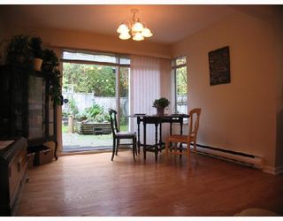 Photo 3: 3496 DARTMOOR Place in Vancouver: Champlain Heights Townhouse for sale in "MOORPARK" (Vancouver East)  : MLS®# V673094