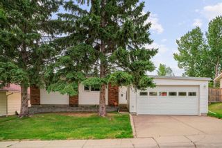 Photo 1: 735 130 Avenue SW in Calgary: Canyon Meadows Detached for sale : MLS®# A2084289