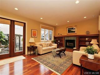 Photo 1: 238 Richmond Avenue in VICTORIA: Vi Fairfield East Residential for sale (Victoria)  : MLS®# 332404