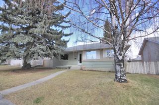 Photo 2: 2920 Blakiston Drive NW in Calgary: Brentwood Detached for sale : MLS®# A1213554