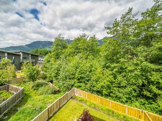 Photo 3: 38365 SUMMIT'S VIEW Drive in Squamish: Downtown SQ Townhouse for sale in "The Falls" : MLS®# R2278047