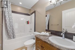 Photo 38: 374 Trumpeter Court in Kelowna: House for sale : MLS®# 10278566