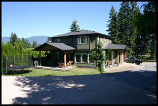 Photo 2: 2190 Southeast Auto Road in Salmon Arm: Hillcrest House for sale : MLS®# 10101264