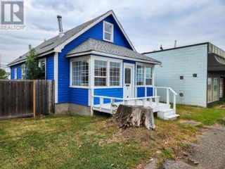 Photo 2: 560 3RD AVENUE in Prince George: House for sale : MLS®# R2802066