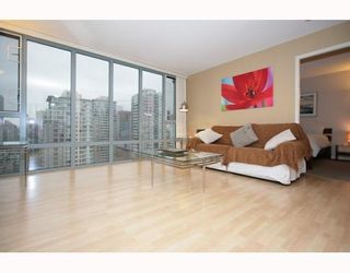 Photo 1: 2405 950 CAMBIE Street in Vancouver: Downtown VW Condo for sale in "LANDMARK PACIFIC I" (Vancouver West)  : MLS®# V799375