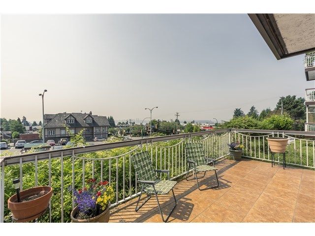 Main Photo: 103 3080 LONSDALE Ave in North Vancouver: Home for sale : MLS®# V1131017