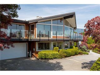 Photo 2: 1403 CHIPPENDALE Road in West Vancouver: Chartwell House for sale in "CHARTWELL" : MLS®# R2235485