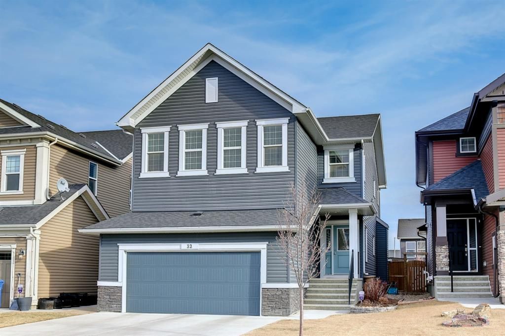 Main Photo: 32 Evansglen Drive NW in Calgary: Evanston Detached for sale : MLS®# A1178289