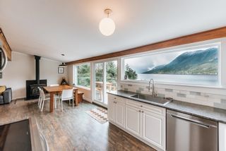 Photo 6: 6044 CORACLE Place in Sechelt: Sechelt District House for sale (Sunshine Coast)  : MLS®# R2771222