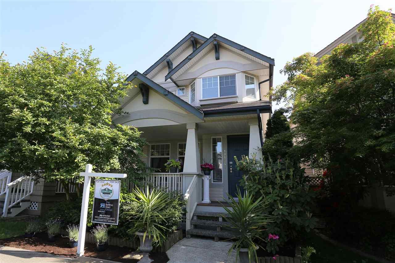 Main Photo: 18474 66A AVENUE in Surrey: Cloverdale BC House for sale (Cloverdale)  : MLS®# R2073262