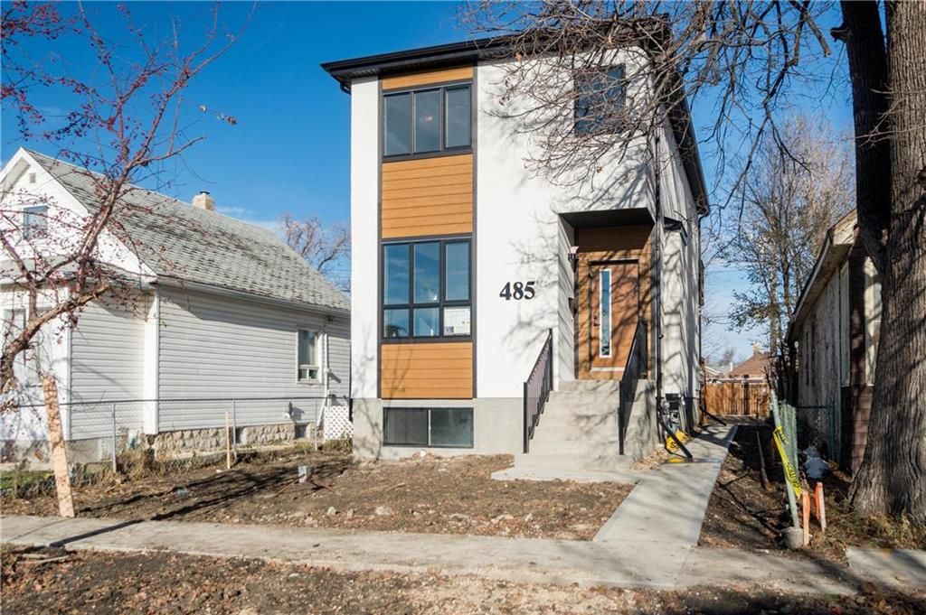 Main Photo: 485 Larsen Avenue in Winnipeg: Elmwood Residential for sale (3A)  : MLS®# 202401083