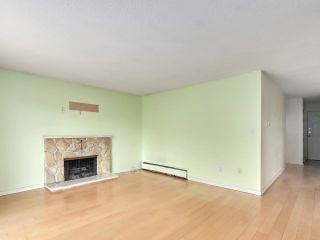 Photo 9: 307 2255 YORK Avenue in Vancouver: Kitsilano Condo for sale in "THE BEACH HOUSE" (Vancouver West)  : MLS®# R2881730