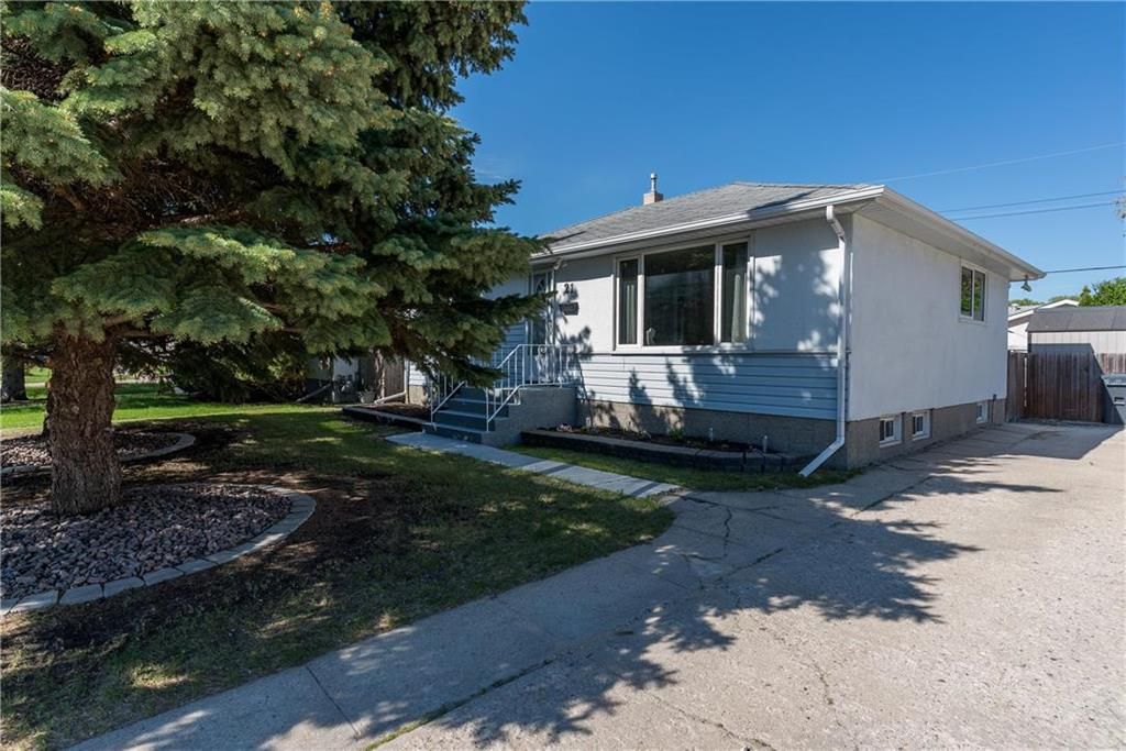 Main Photo: 21 Fontaine Crescent in Winnipeg: Windsor Park Residential for sale (2G)  : MLS®# 202113463
