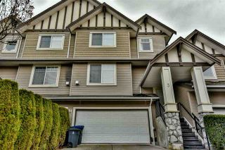 Photo 2: 3 18181 68 Avenue in Surrey: Cloverdale BC Townhouse for sale in "MAGNOLIA" (Cloverdale)  : MLS®# R2141372