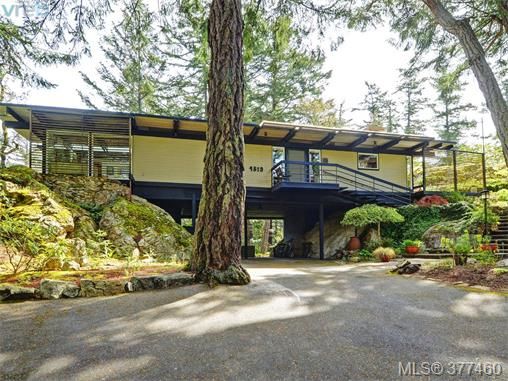 Main Photo: 4513 Edgewood Pl in VICTORIA: SE Broadmead House for sale (Saanich East)  : MLS®# 757832