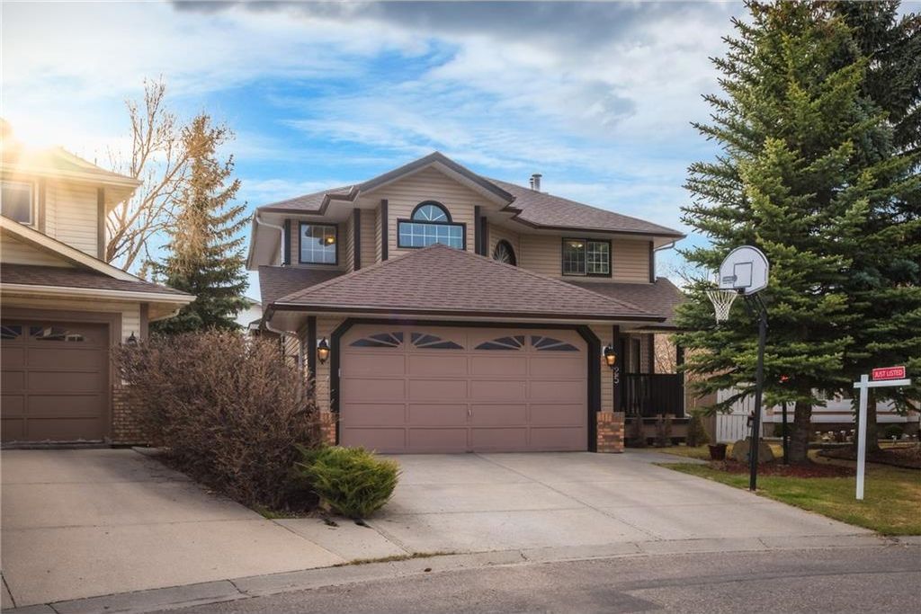 Main Photo: 25 Shannon Green SW in Calgary: Shawnessy House for sale : MLS®# C4140959
