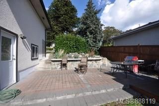 Photo 2: 617 Sedger Rd in Saanich: SW Marigold House for sale (Saanich West)  : MLS®# 888119