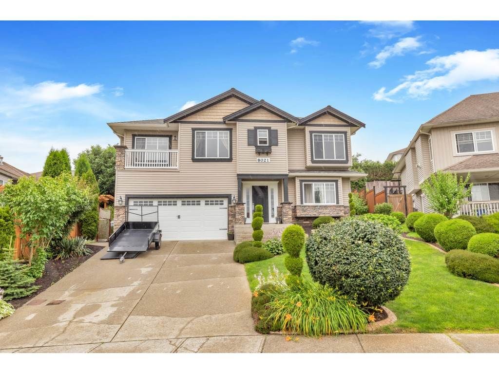 Main Photo: 8021 LITTLE Terrace in Mission: Mission BC House for sale : MLS®# R2475487