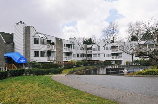 Main Photo: 203 9584 MANCHESTER Drive in Burnaby: Cariboo Condo for sale in "BROOKSIDE PARK" (Burnaby North)  : MLS®# R2118697