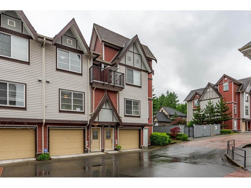Main Photo: 61 9405 121 Street in Surrey: Queen Mary Park Surrey Townhouse for sale : MLS®# R2472241