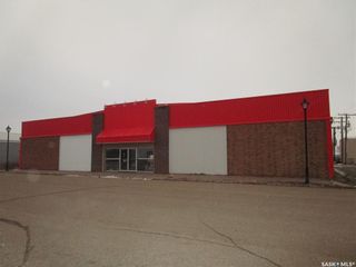 Photo 1: 105 6th Avenue West in Gravelbourg: Commercial for sale : MLS®# SK951915