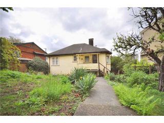 Photo 2: 1275 ESQUIMALT AVE in West Vancouver: Ambleside House for sale : MLS®# V884101