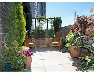 Photo 1: 506 455 BEACH CR in Vancouver: False Creek North Condo for sale in "PARKWEST I" (Vancouver West)  : MLS®# V609308