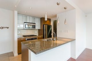 Photo 2: 907 980 COOPERAGE Way in Vancouver: Yaletown Condo for sale in "Cooper's Pointe" (Vancouver West)  : MLS®# R2860174
