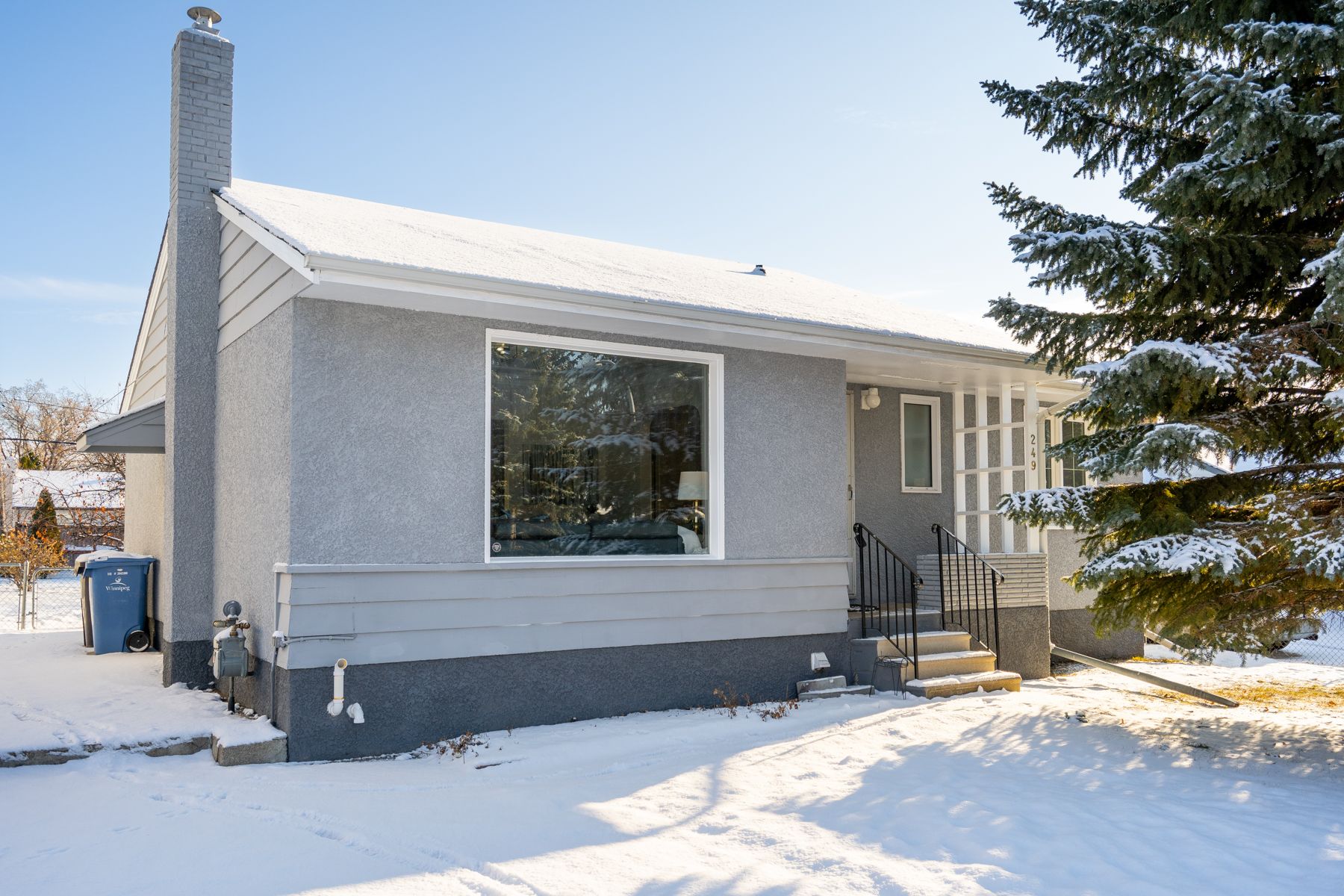 Main Photo: Silver Heights Bungalow: House for sale (Winnipeg) 