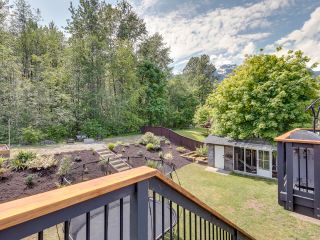 Photo 28: 1454 MAPLE Crescent in Squamish: Brackendale House for sale : MLS®# R2695511