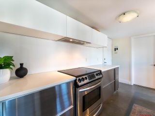 Photo 12: 507 22 E CORDOVA Street in Vancouver: Downtown VE Condo for sale in "THE VAN HORNE" (Vancouver East)  : MLS®# R2779944