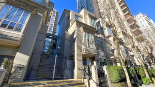Photo 2: 979 RICHARDS Street in Vancouver: Yaletown Townhouse for sale in "MONDRIAN by BOSA" (Vancouver West)  : MLS®# R2648944