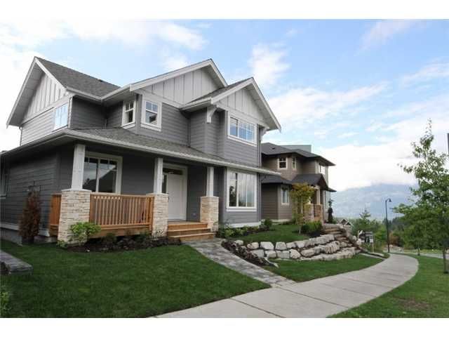 Main Photo: 40882 THE Crescent in Squamish: Garibaldi Highlands House for sale in "UNIVERSITY HEIGHTS" : MLS®# V978277
