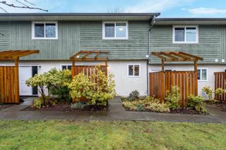 Main Photo: 4 951 17th St in Courtenay: CV Courtenay South Row/Townhouse for sale (Comox Valley)  : MLS®# 956535