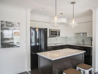 Photo 5: 401 3308 VANNESS Avenue in Vancouver: Collingwood VE Condo for sale (Vancouver East)  : MLS®# R2179695