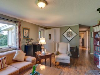 Photo 3: 35008 TOWNSHIPLINE Road in Abbotsford: Matsqui House for sale : MLS®# R2688632