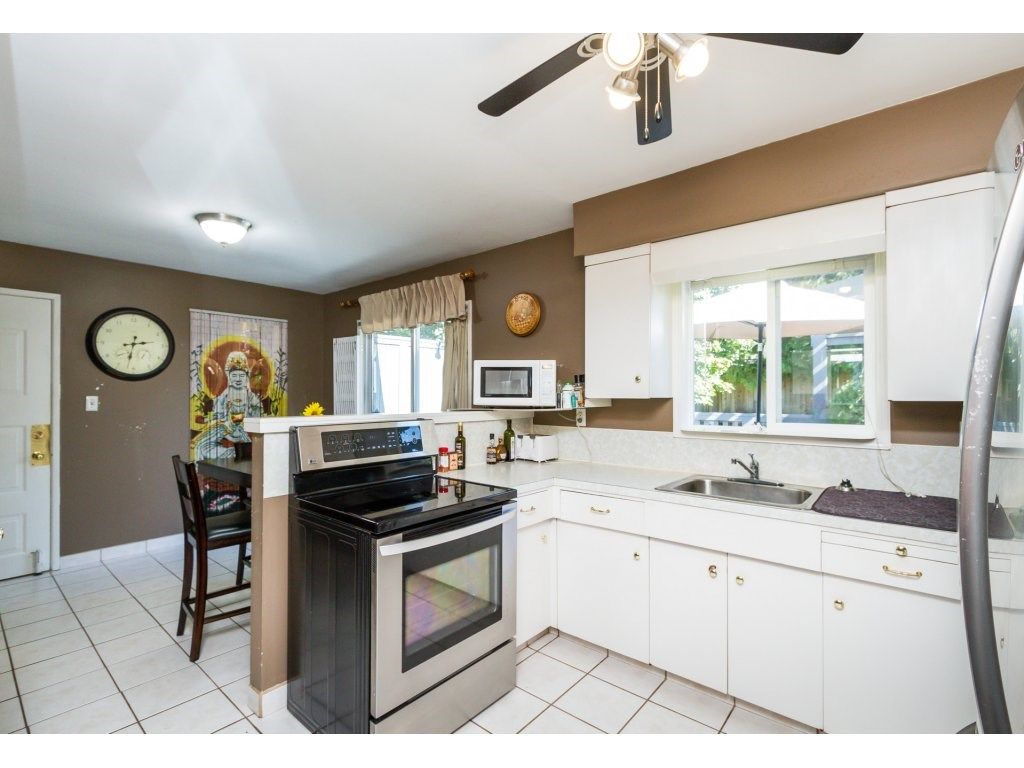 Photo 7: Photos: 11266 LOUGHREN Drive in Surrey: Bolivar Heights House for sale (North Surrey)  : MLS®# R2111434