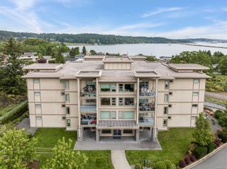 Photo 1: 207 3223 Selleck Way in Colwood: Co Lagoon Condo for sale : MLS®# 904705
