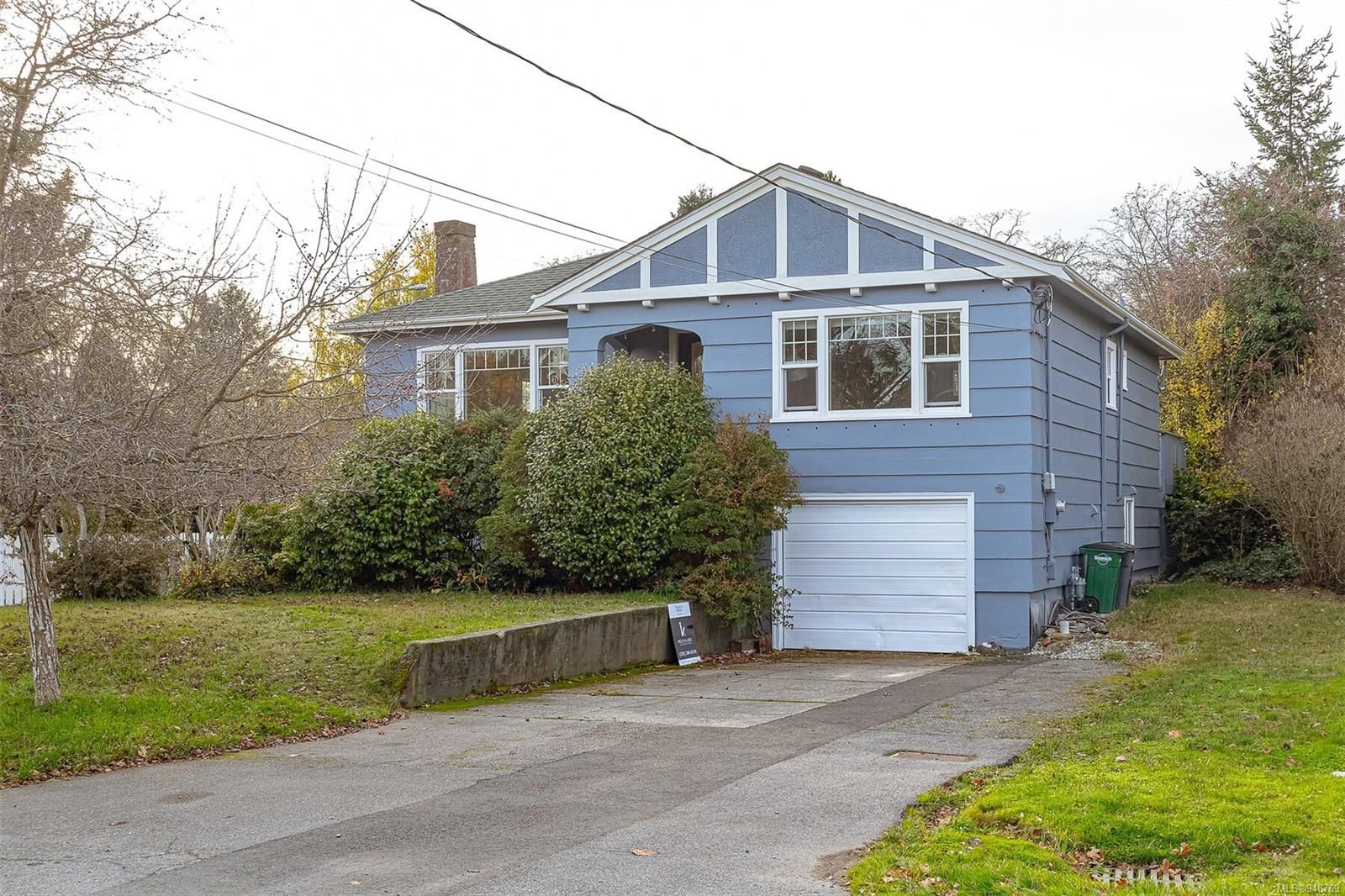 Main Photo: 3932 Cumberland Rd in Saanich: SE Maplewood House for sale (Saanich East)  : MLS®# 948769