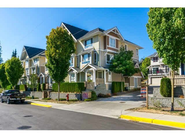 Main Photo: 33 20159 68TH Avenue in Langley: Willoughby Heights Townhouse for sale in "VANTAGE" : MLS®# F1450434