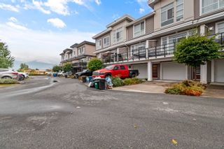 Photo 3: 9 8413 MIDTOWN Way in Chilliwack: Chilliwack Proper South Townhouse for sale in "MIDTOWN" : MLS®# R2822431