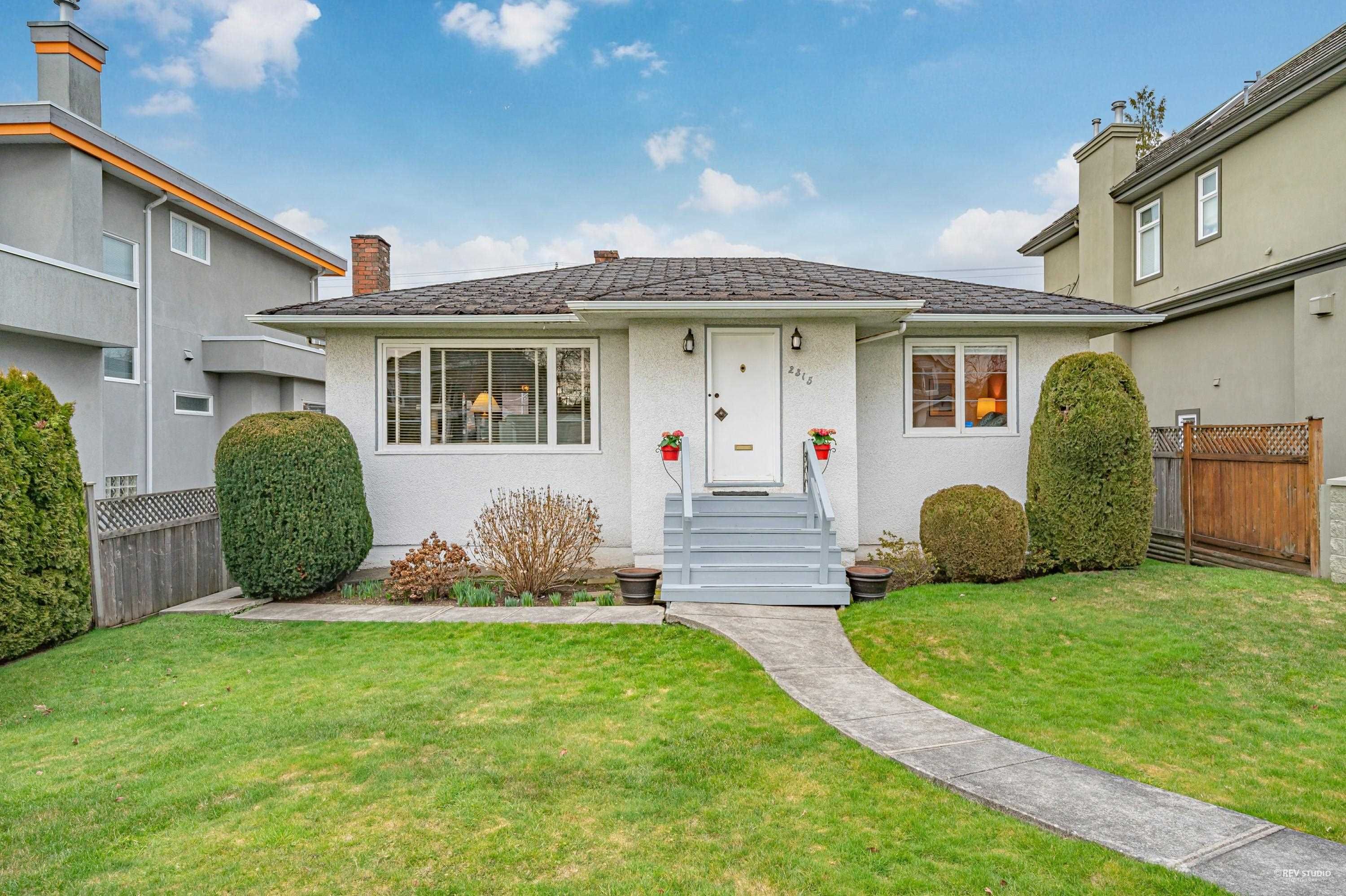 Main Photo: 2315 W 22ND Avenue in Vancouver: Arbutus House for sale in "Arbutus" (Vancouver West)  : MLS®# R2654296