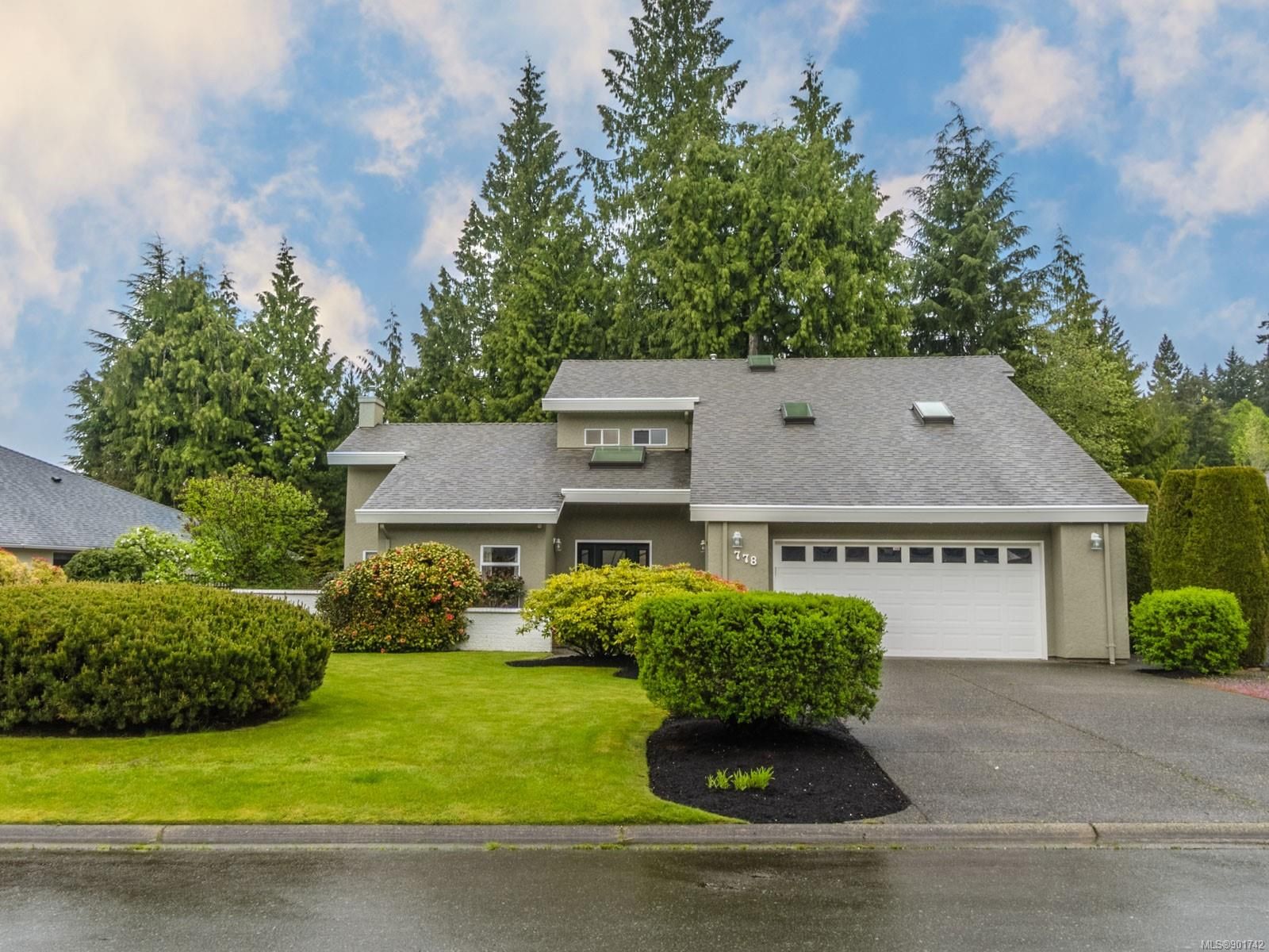 Welcome to this one of kind home in Qualicum