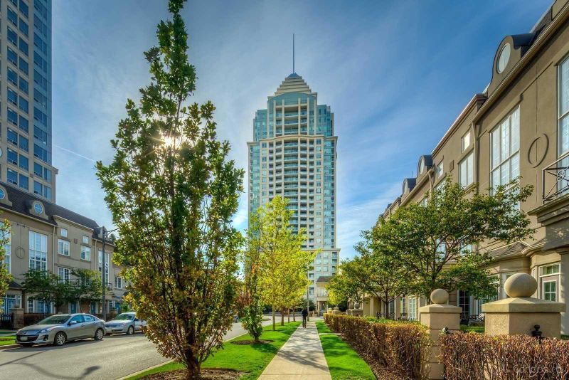 FEATURED LISTING: 706 - 17 Barberry Place Toronto