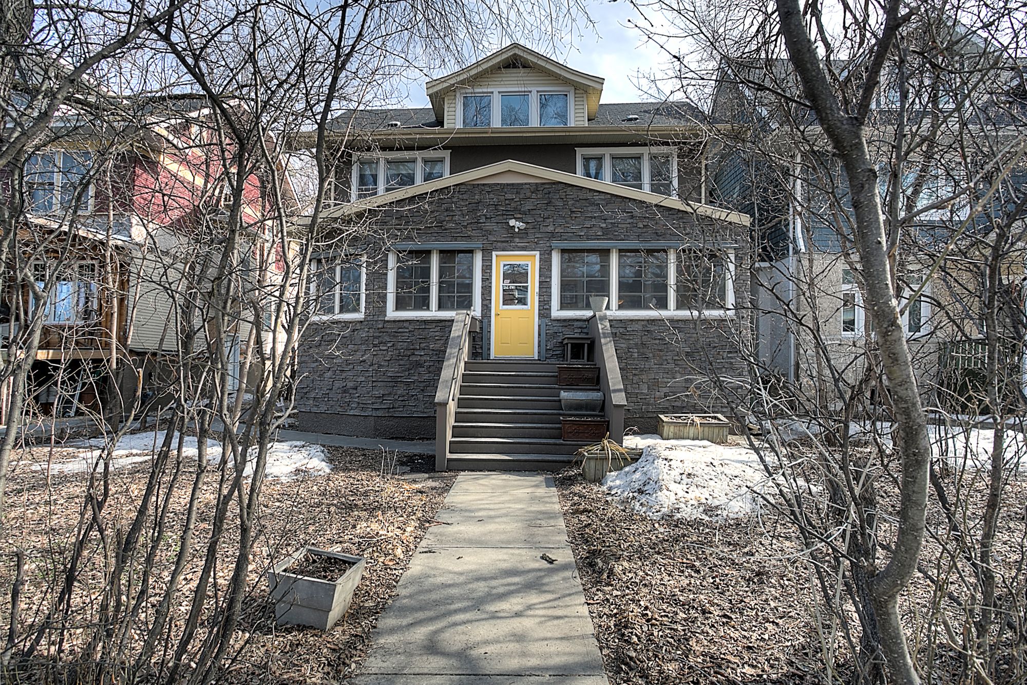 Main Photo: 1042 Grosvenor Avenue in Winnipeg: Crescentwood Single Family Detached for sale (1Bw)  : MLS®# 1908484