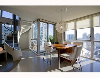 Photo 3: 1807 1238 RICHARDS Street in Vancouver: Downtown VW Condo for sale in "METROPOLIS" (Vancouver West)  : MLS®# V799758