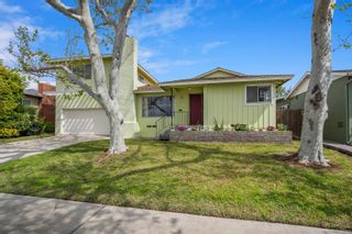 Photo 2: CHULA VISTA House for sale : 4 bedrooms : 751 Dennis Ave