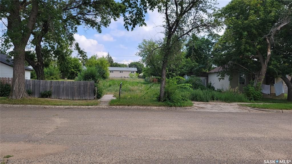 Main Photo: 822 108th Street in North Battleford: Paciwin Lot/Land for sale : MLS®# SK890717